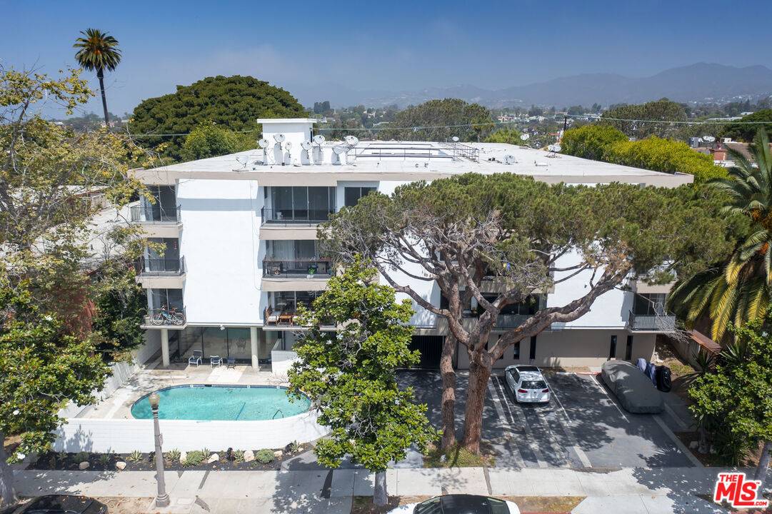 305   San Vicente Blvd LA