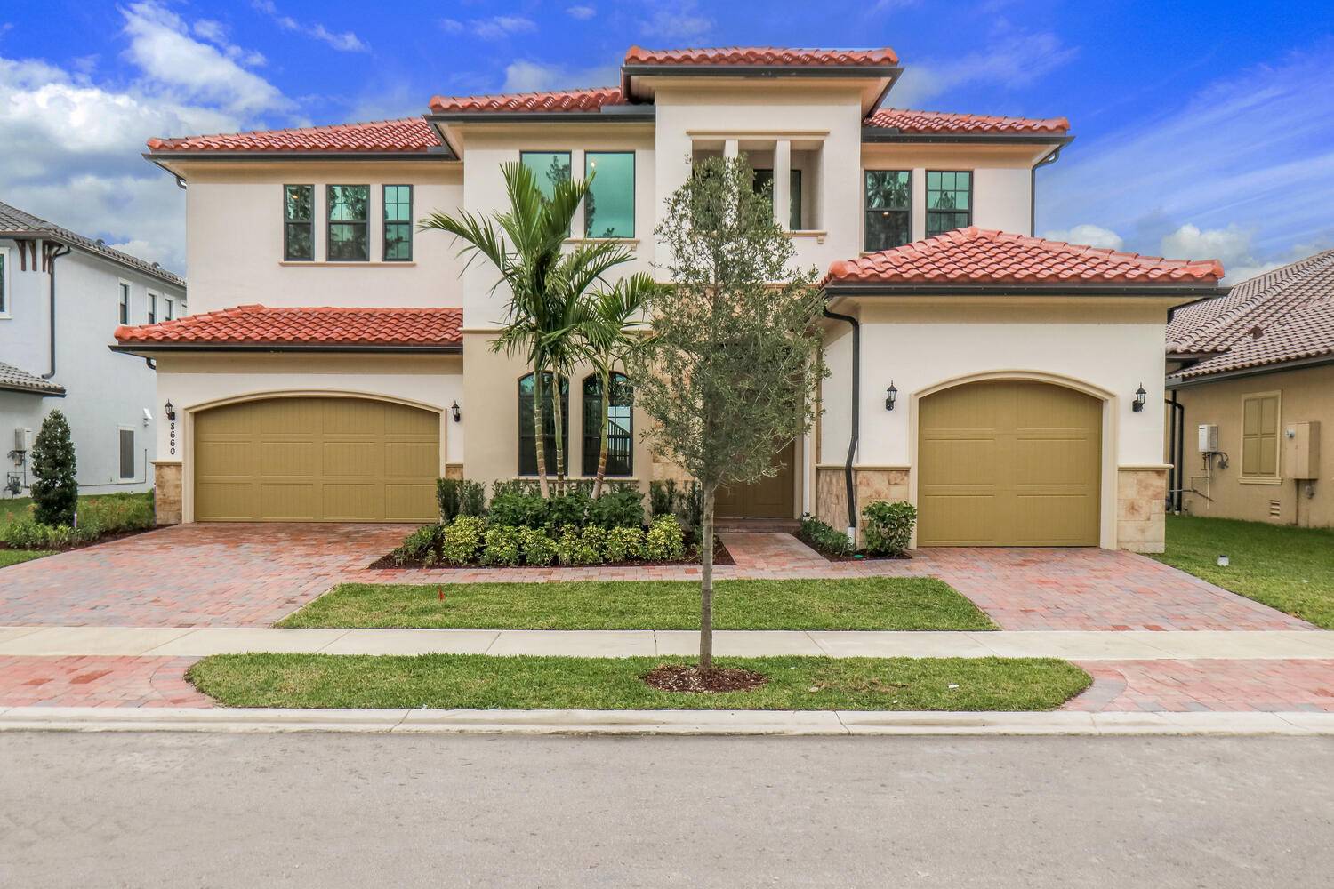 Presenting the highly sought after Voyager model in Parkland Bay, featuring stunning lake views and luxurious details.
