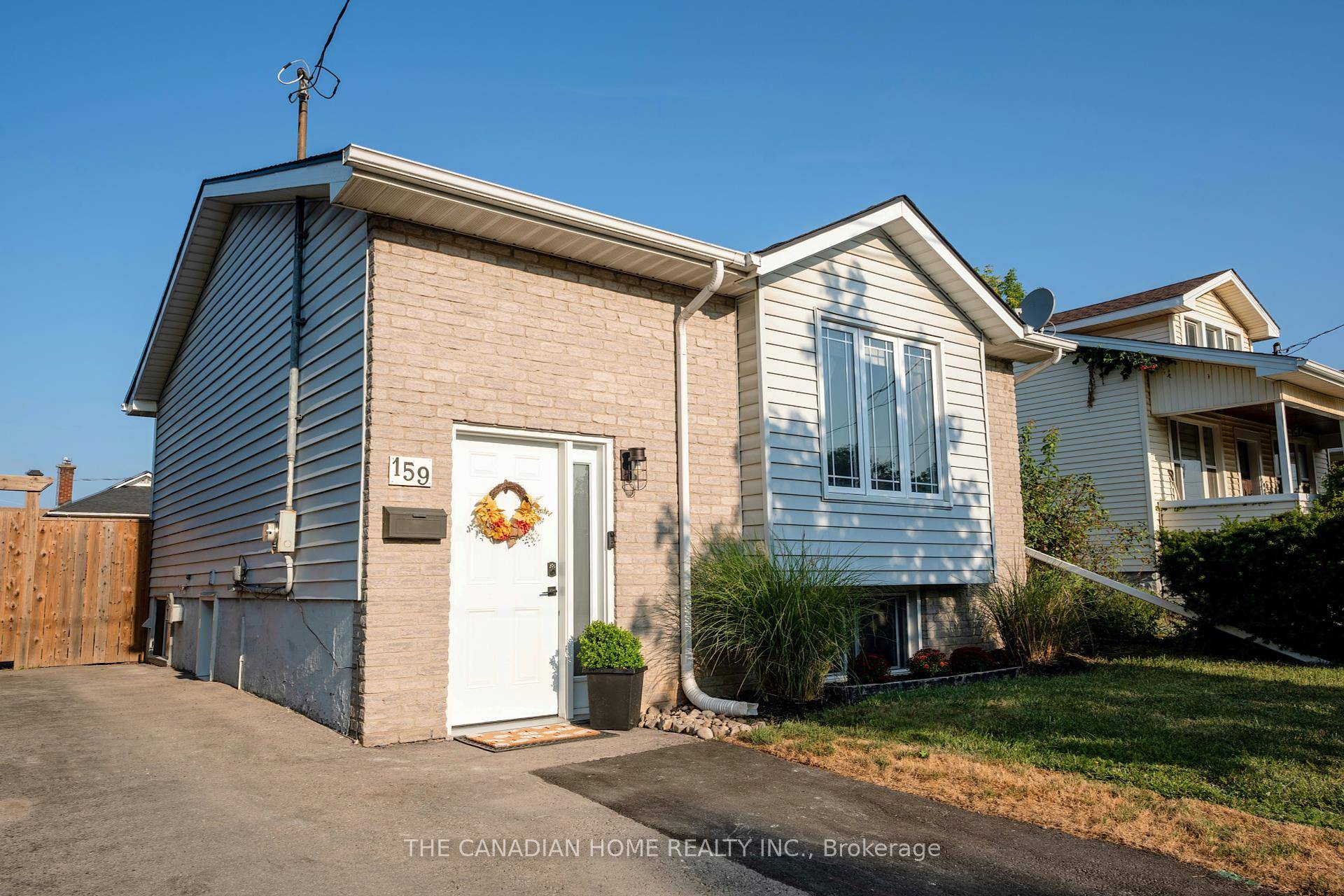 Welcome to 159 Pine St. South !