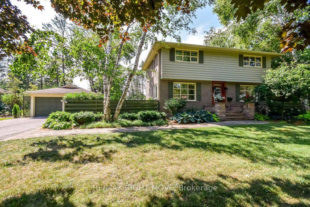 Situated on a quiet, family friendly street in the charming North Ward community of Orillia, this 3 bedroom, 2.