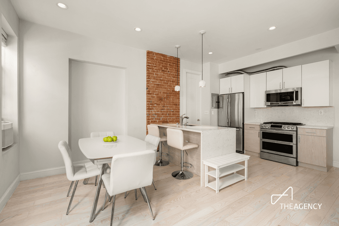 FULLY RENOVATED WITH IN UNIT WASHER DRYER AND 199 Month MAINTENANCE ?