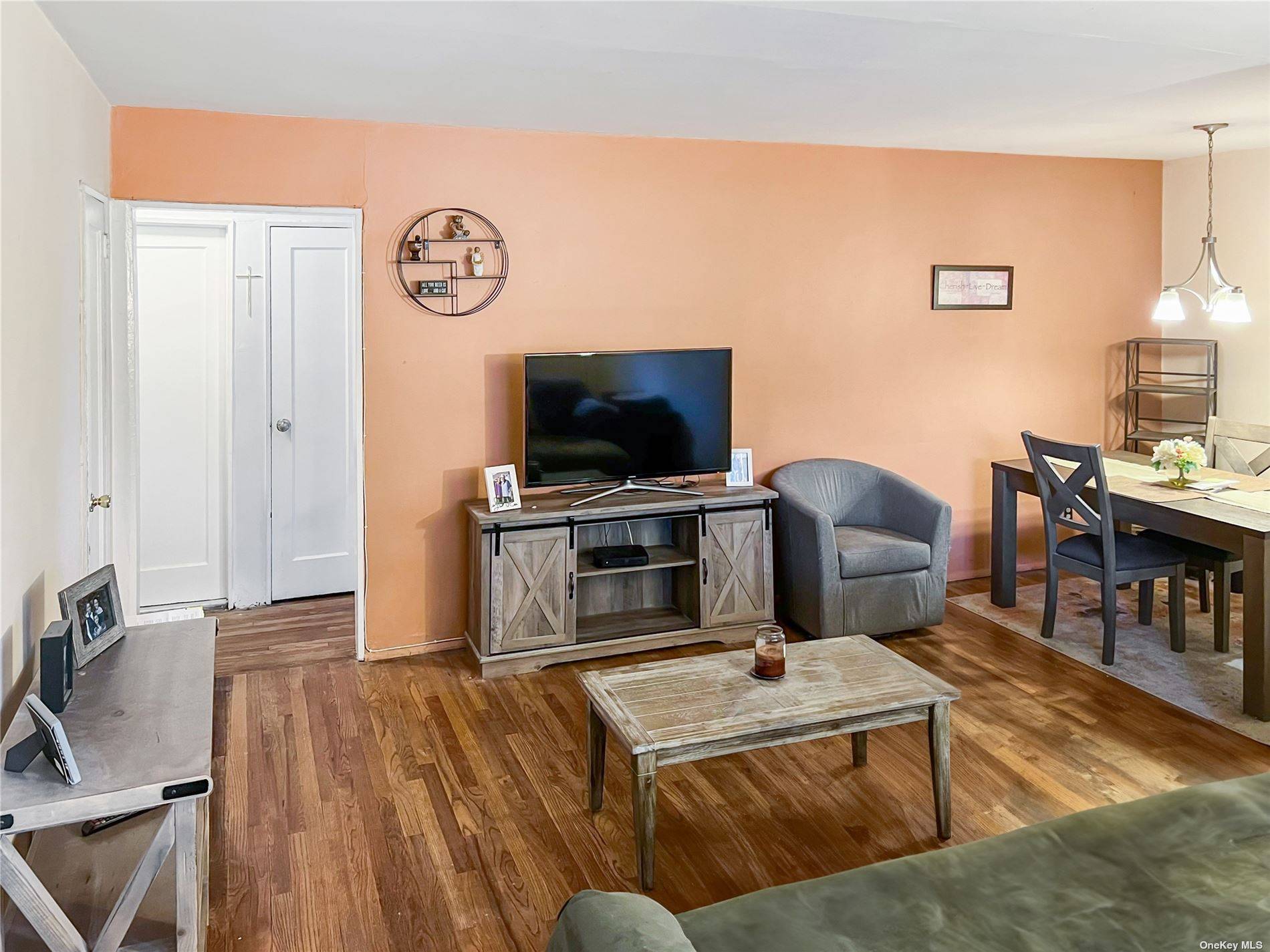 1 bedroom, 1 bathroom Co Op in Bayside, NY.