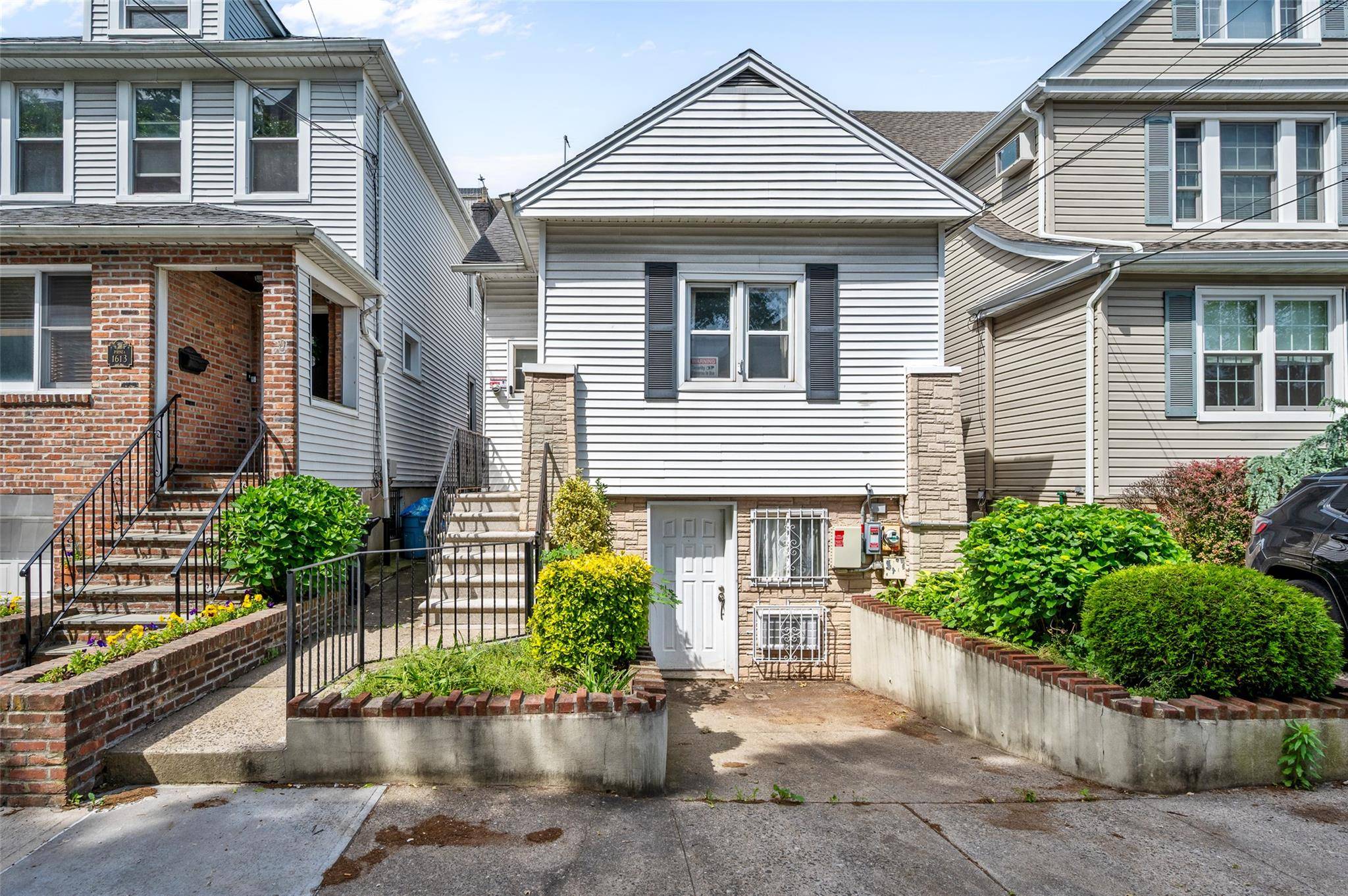 Welcome to this bright and spacious 3 bedroom, 2 bath home in the Bronx.
