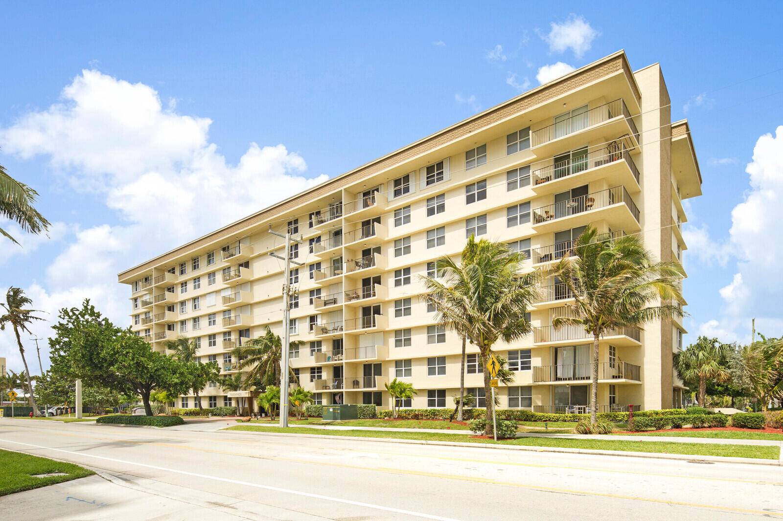 This is the perfect Winter Retreat or Year Round Beach Condo !