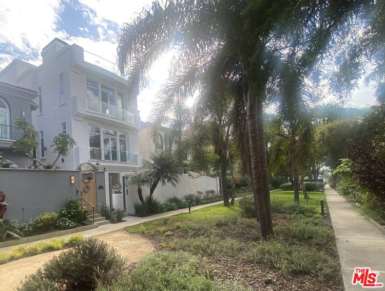 142   Union Jack Mall 4BR Marina Del Rey La