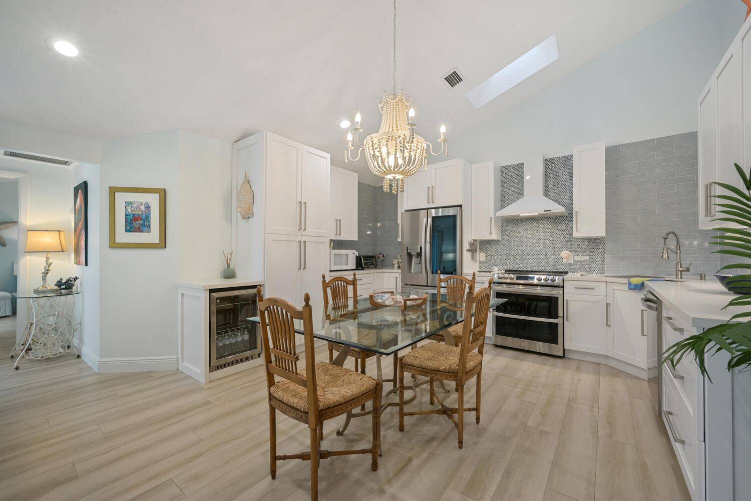 Welcome to your very own seaside oasis !
