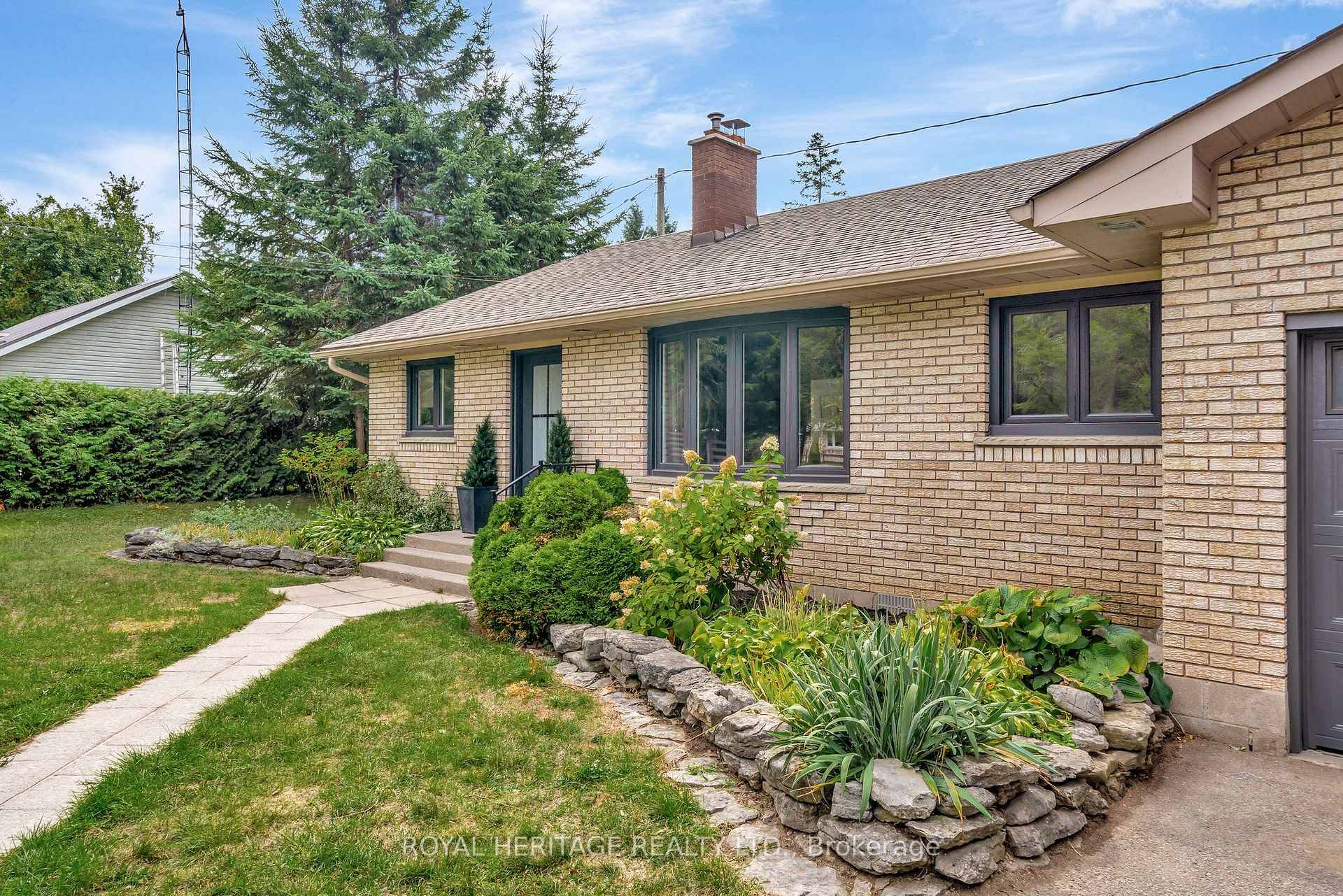 Welcome to your slice of serenity in the heart of the Kawarthas !