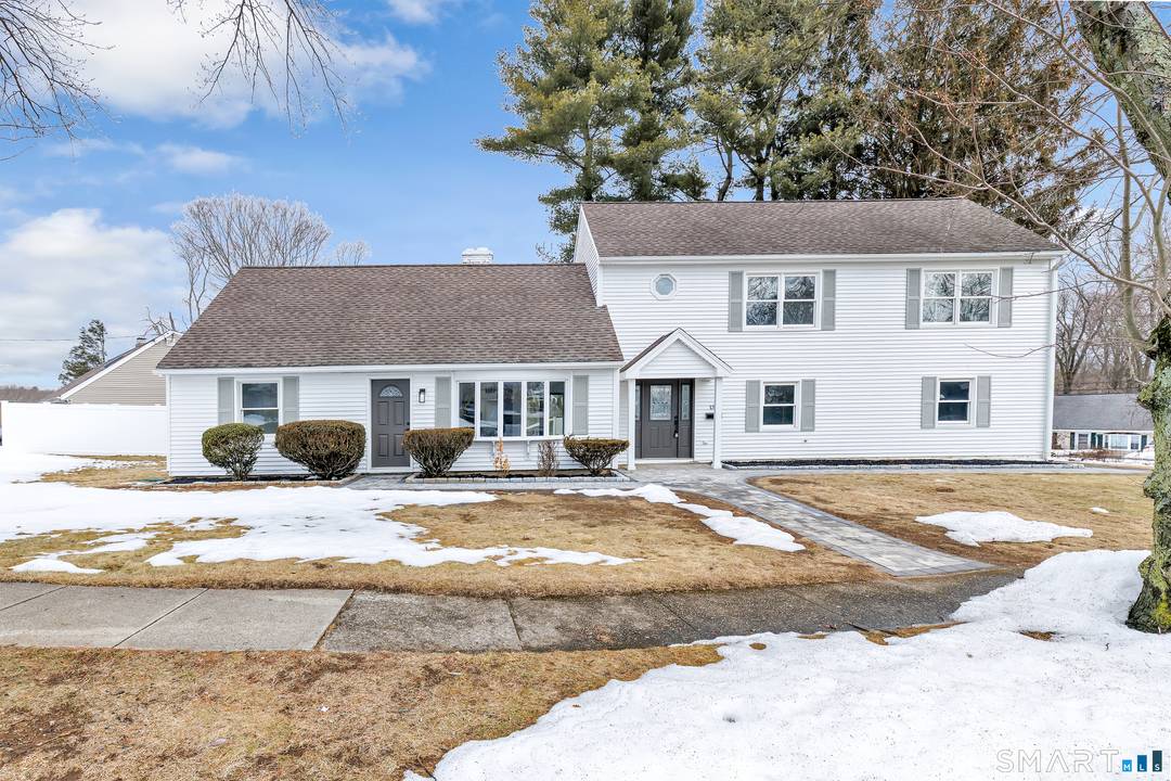 Welcome home to this move in ready Colonial located in the desirable Northern Milford Mathewson area.