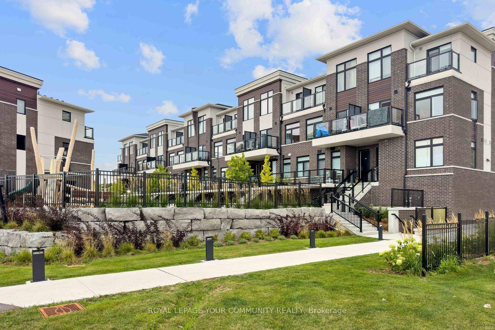Welcome to Central District Towns the prime Pickering location where luxury meets comfort in Pickering's sought after Woodlands community.