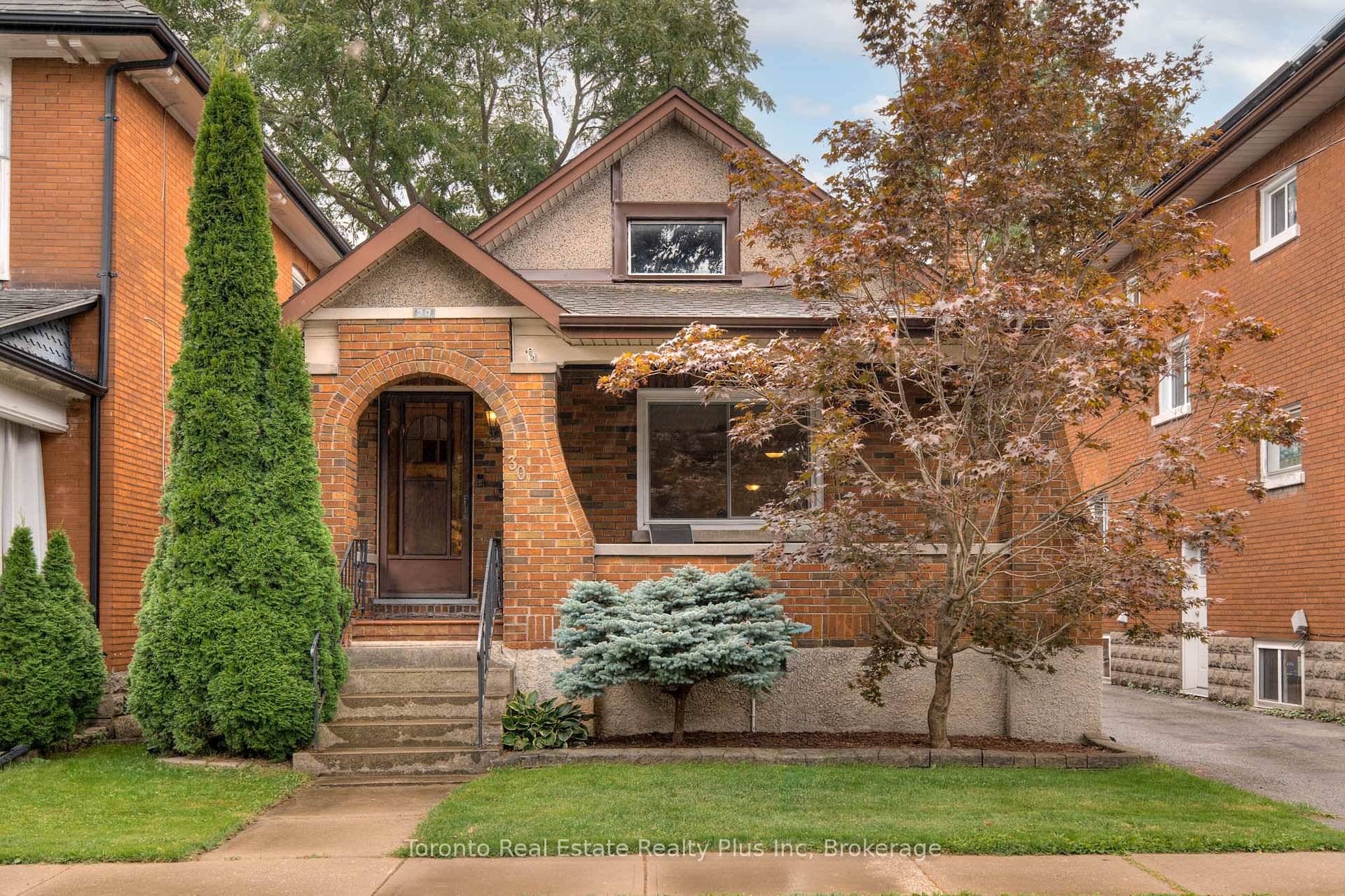 Discover the charm of bungalow living at 30 Scott Street, a beautifully updated home that perfectly suits first time buyers, growing families, or those looking to downsize without compromise.