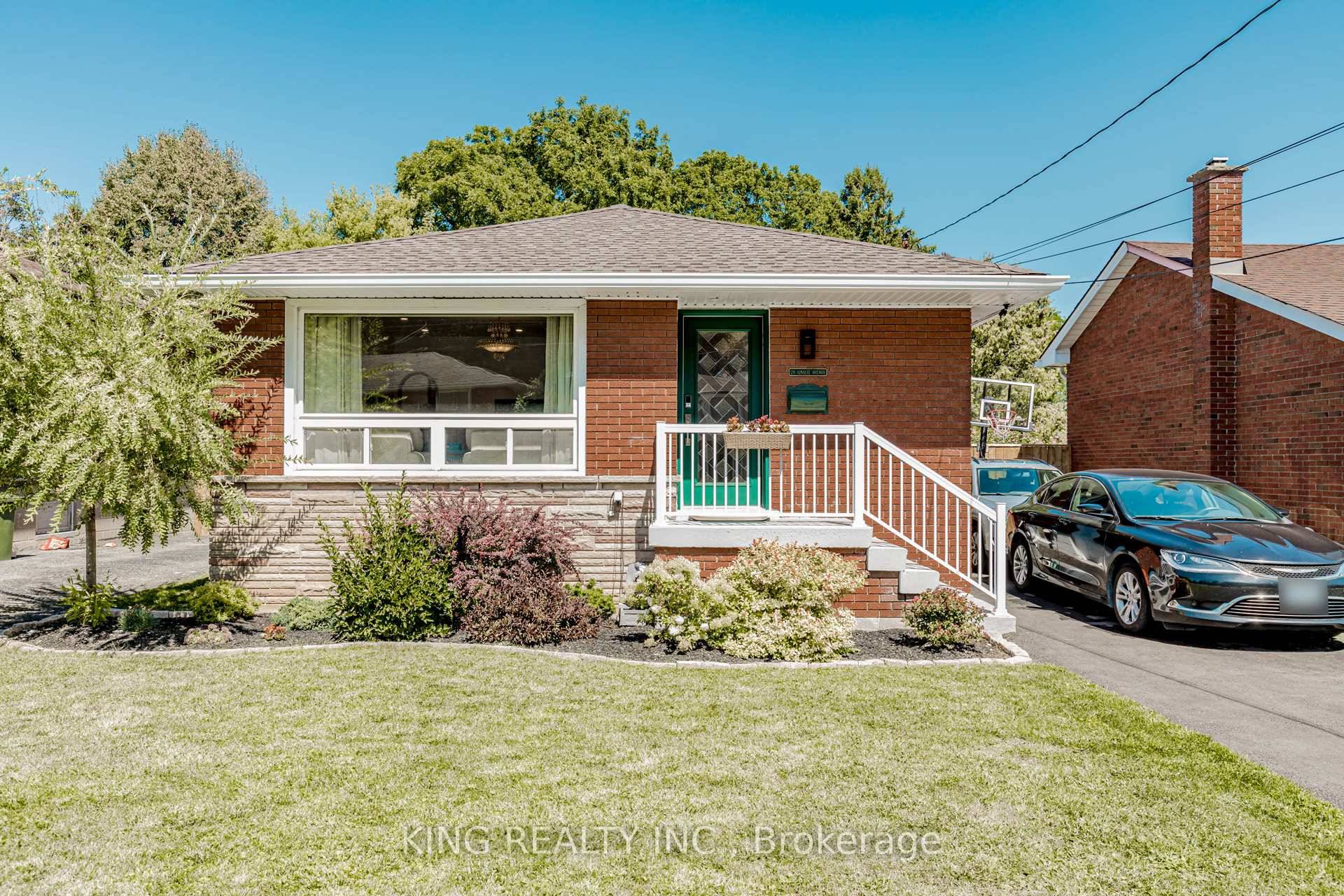Welcome to 28 Ainslie Avenue, Hamilton A fully updated bungalow ideally located near McMaster University, Columbia International College, McMaster Children's Hospital, and with easy access to Hwy 403.