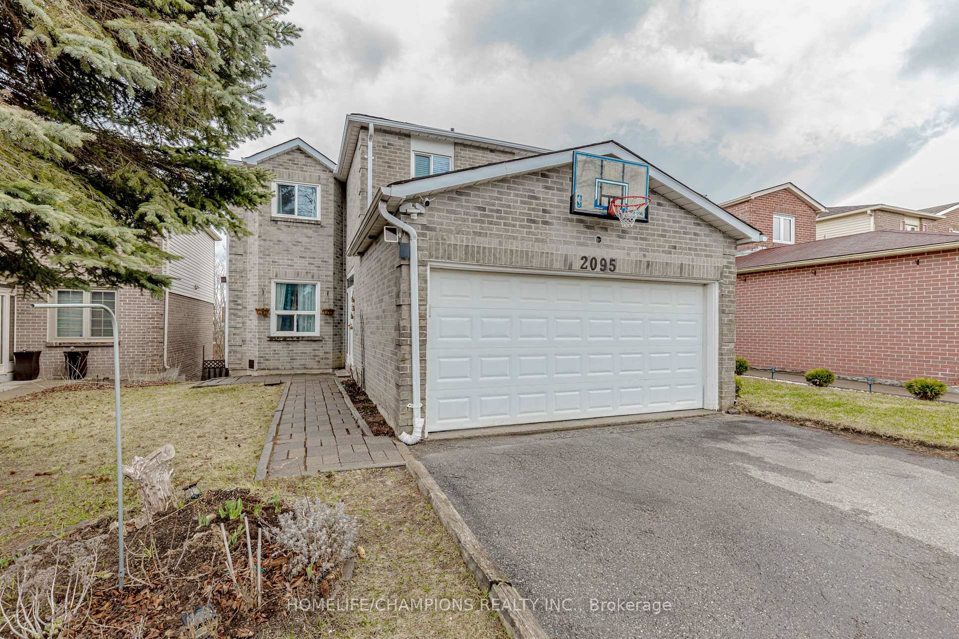 Beautifully renovated basement apartment for rent in Pickering !