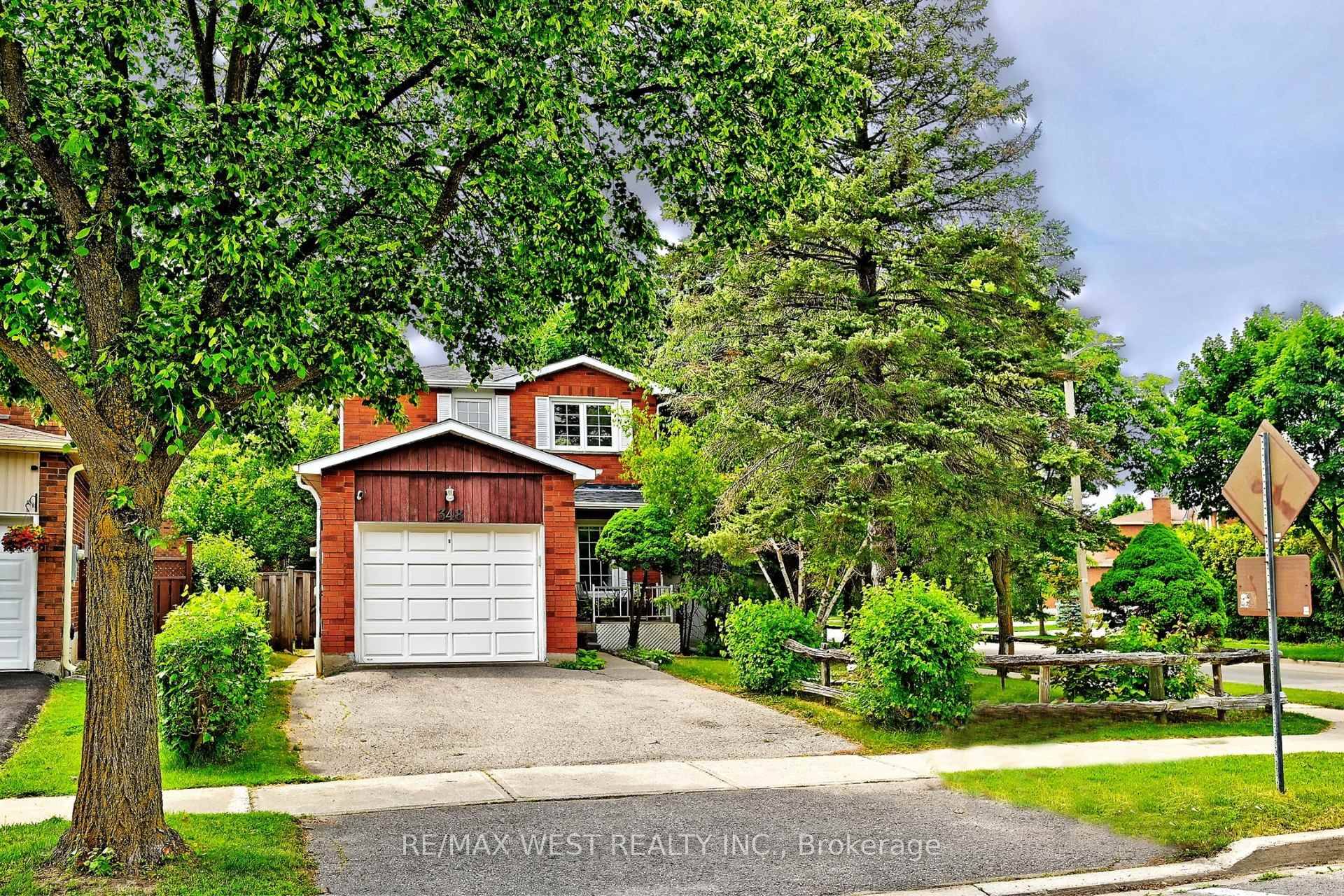 Welcome to 348 Brownridge Drive !