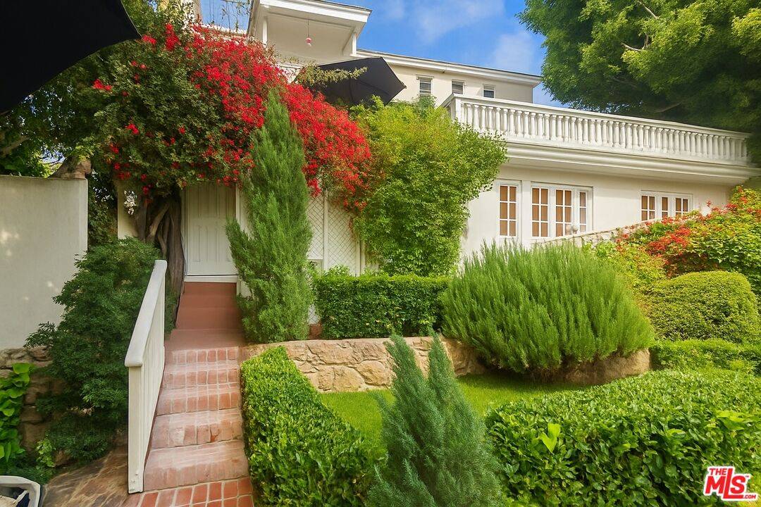 8296   Presson Pl 1BR Sunset Strip La