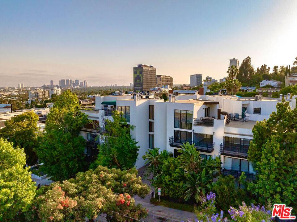 1201   Larrabee St 2BR Sunset Strip La
