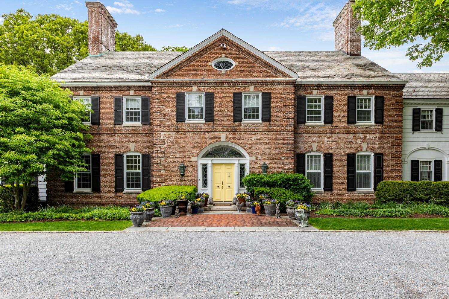 Stately Georgian Manor with Vanderbilt Heritage Timeless Elegance at Buttonball Hill Originally built in 1929 for Vanderbilt heir Aldred Coster Schermerhorn, this magnificent Georgian Manor exudes timeless sophistication and historic ...