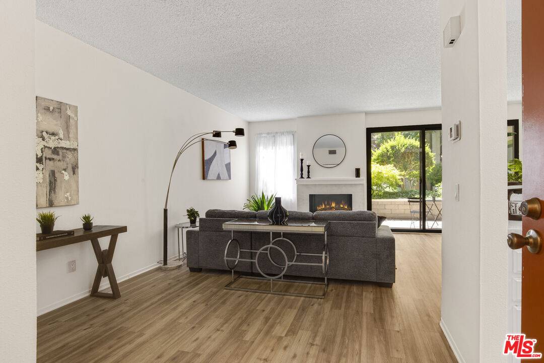 8707 Falmouth Ave 1BR Playa Del Rey La
