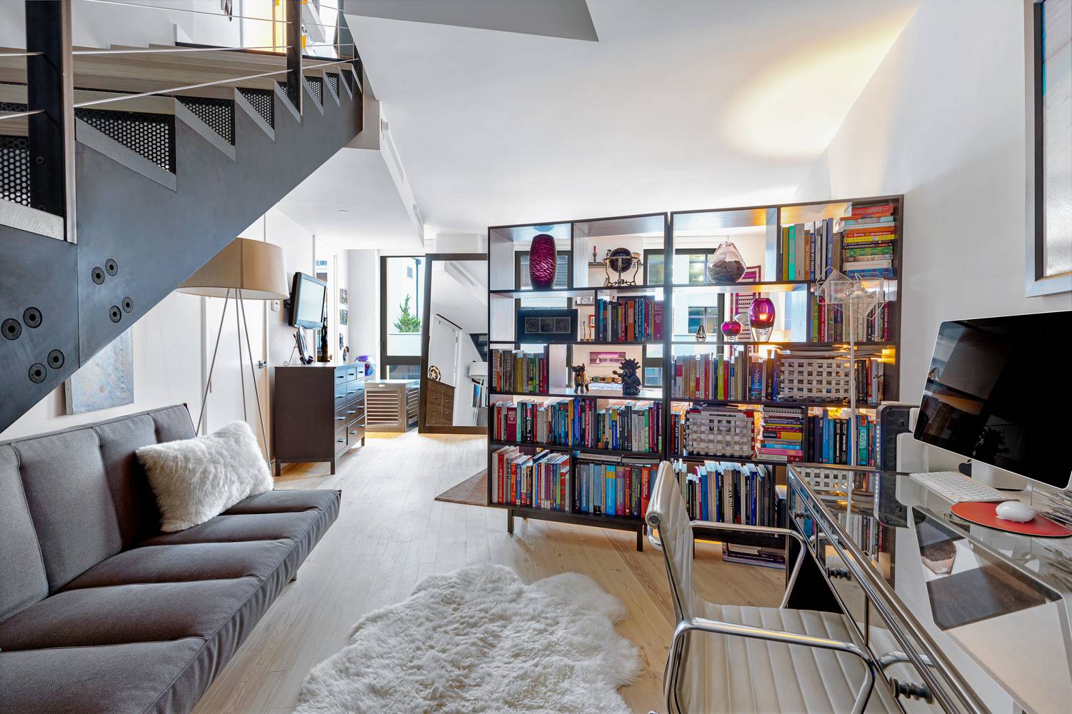 Come and see all this spacious and stylish 1 bedroom, 1.
