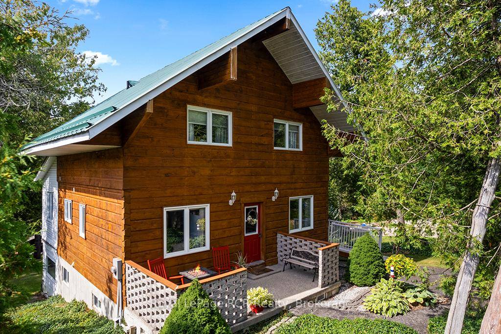 Enjoy the very best of four season living on Georgian Bay.