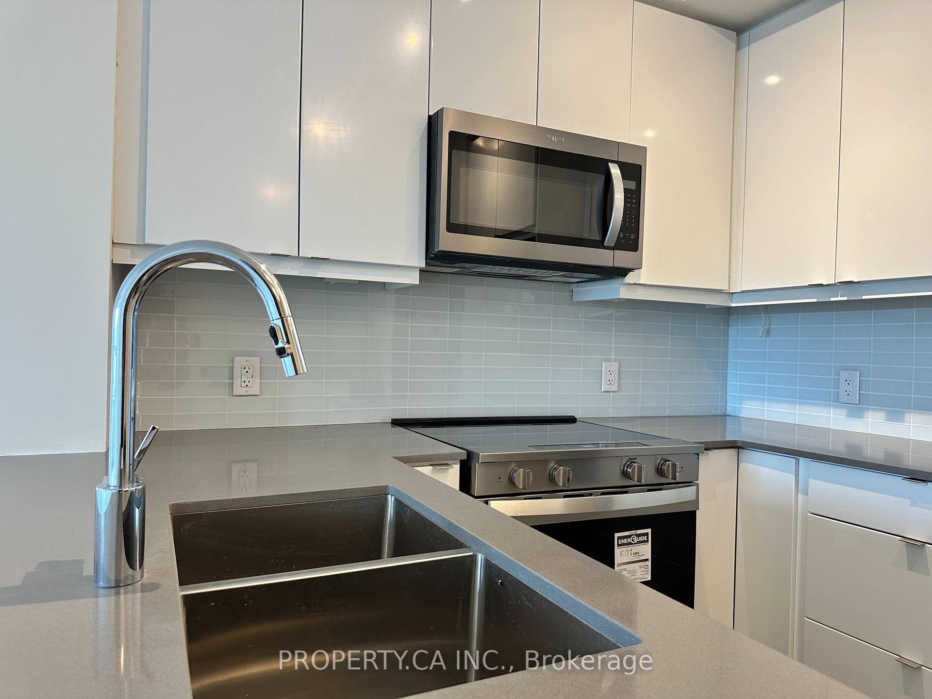 Spacious and stylish, this 2 bedroom Den condo at Pinnacle Toronto East offers the perfect blend of comfort and convenience.