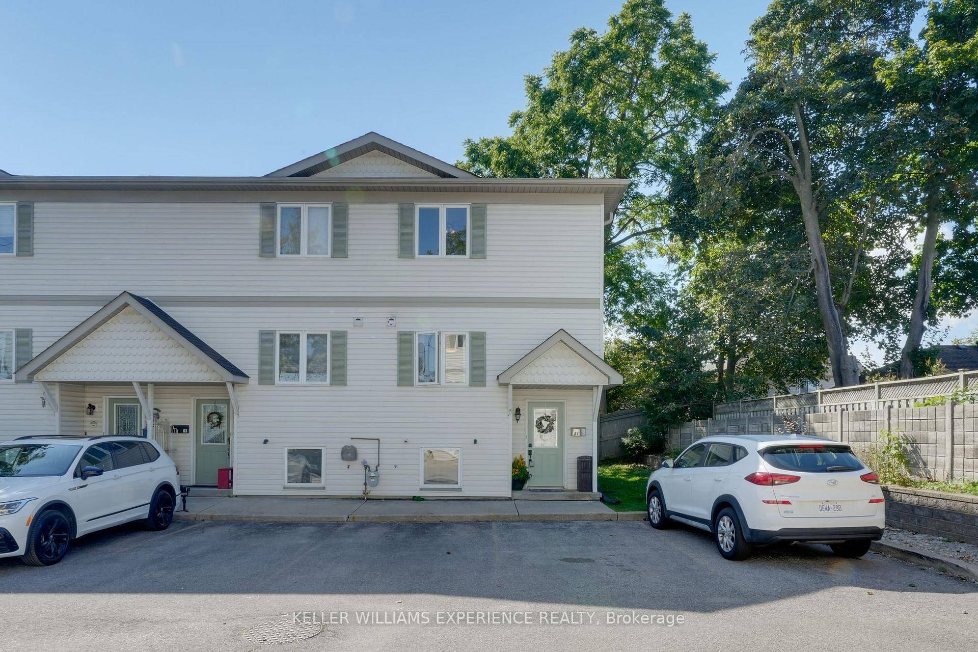 Step into homeownership with this stylish condo townhome located in Barrie's desirable Painswick neighbourhood.