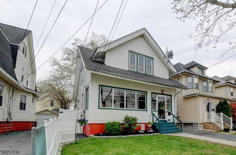 Charming Colonial Move In Ready !