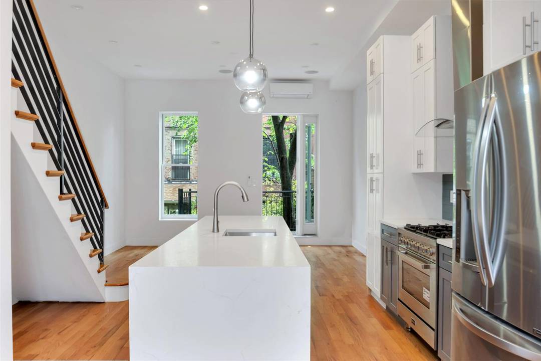 Own a Piece of Brooklyn s Hidden History at 4 Alice Court Tucked away on one ofBedford Stuyvesant s most enchanting and historic cul de sacs, 4 Alice Court offers ...
