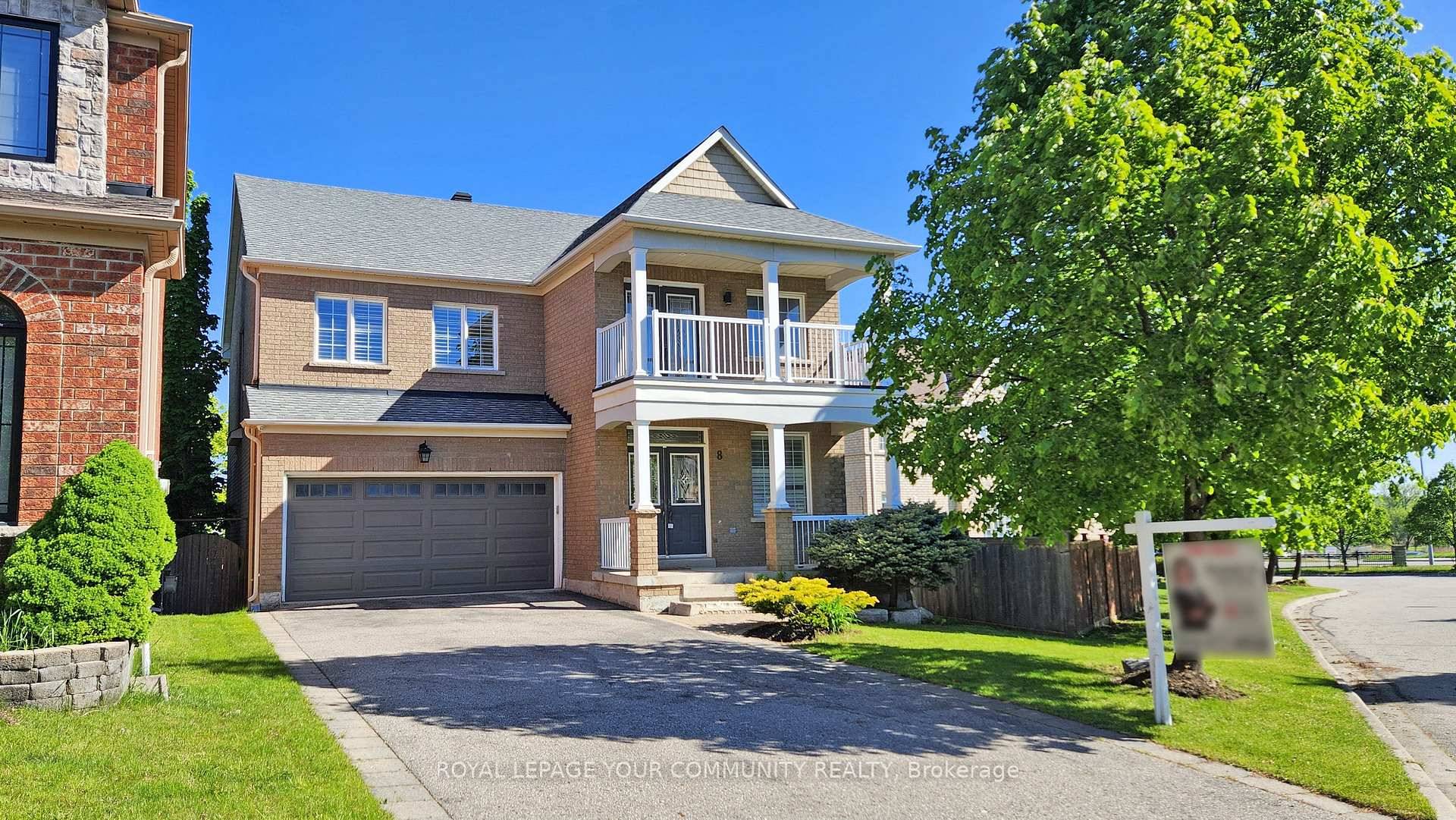Bright amp ; Spacious 2 Storey detached house Nestled In A Family, Friendly Safe Court Greensborough, Feature deck 2023, Crown Molding, California Shutters, 9Ft Ceiling On Main floor, Pot Lights ...