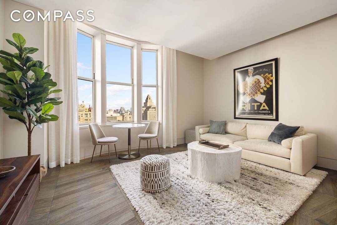 TROPHY VIEWS, HEROIC LAYOUT, SOARING CEILINGS amp ; HANDSOME FINISHES ATOP PRIZED, HISTORICAL CONDO BUILDING FULL SERVICE RE INVENTED ADDRESS w ROOF DECK w grilling area, POOL, GYM, PLAYROOM, COMMUNITY ...