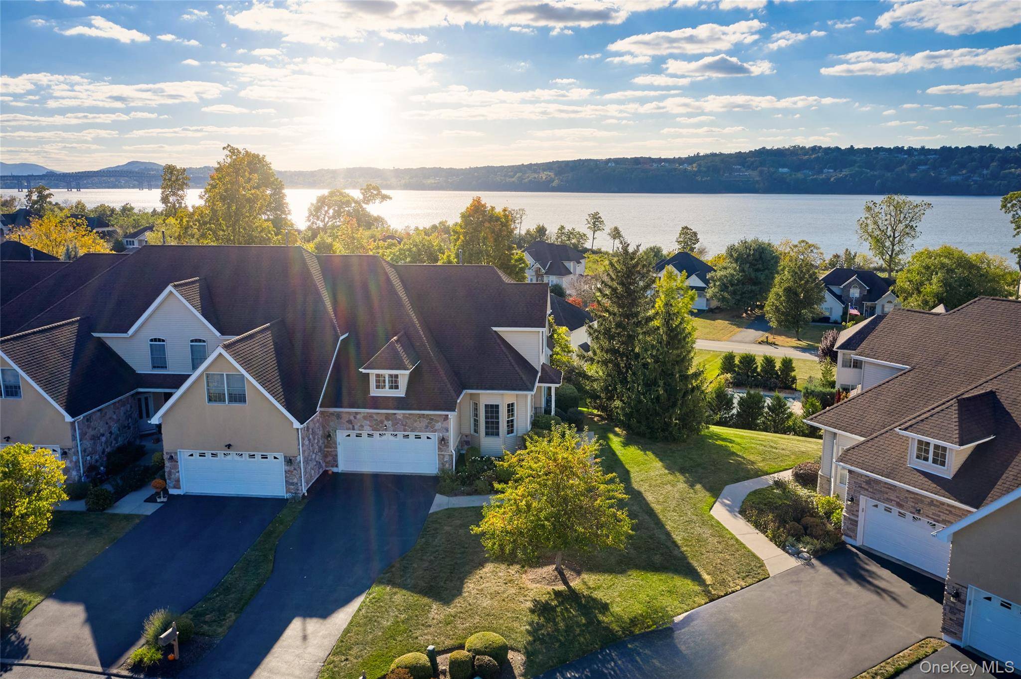 Welcome to Castle Point View, one of Dutchess County s most desirable boutique townhouse communities, where luxurious living meets unparalleled convenience.