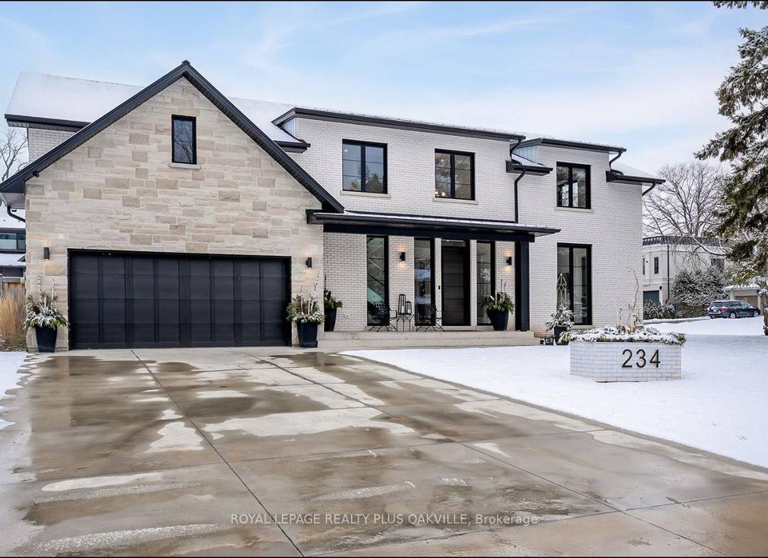 Designed to be enjoyed in all seasons, this decadently appointed custom built executive home in prime Coronation Park delivers exceptional warmth, comfort and luxury especially in the winter months.