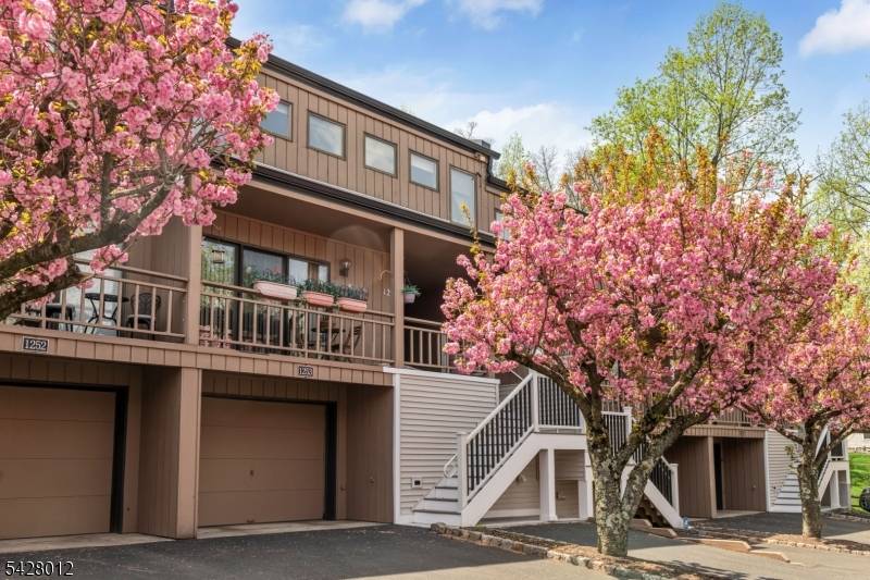 Welcome to this spacious 3 bedroom, 2.