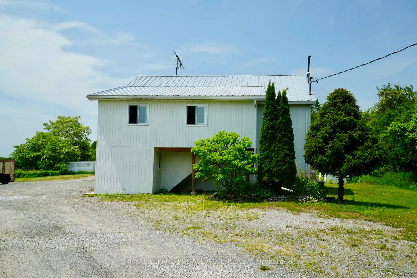 Discover peaceful country living with this 2 bedroom.