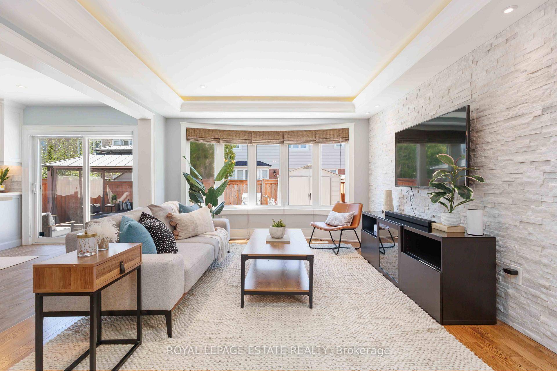 Welcome Home to 19 Hiram Johnson Rd !