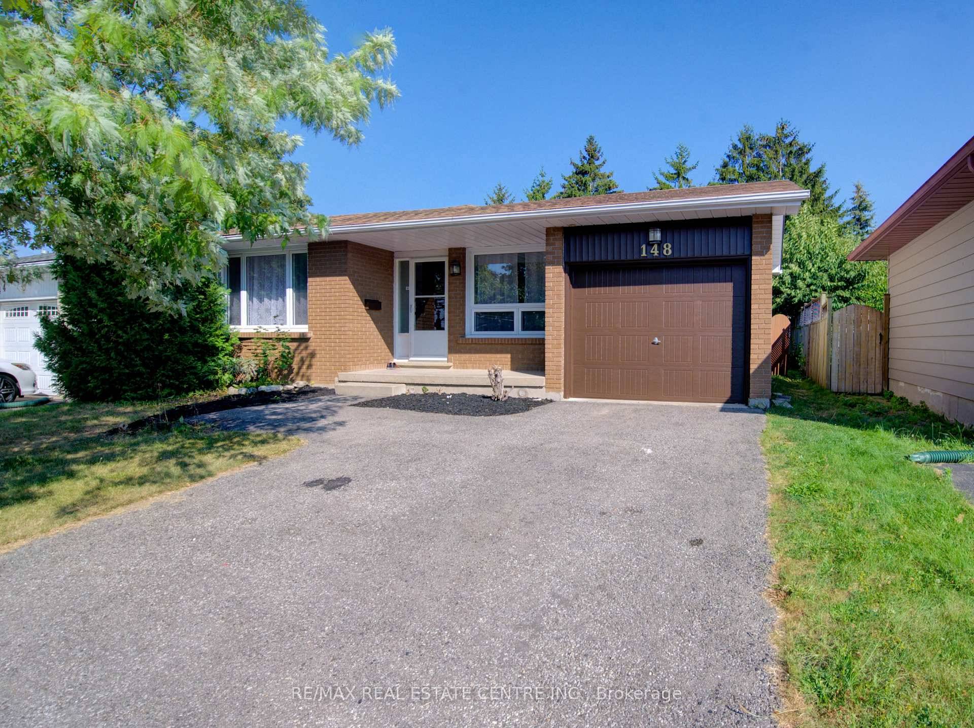 Charming Bungalow for SALE in Forest Heights !