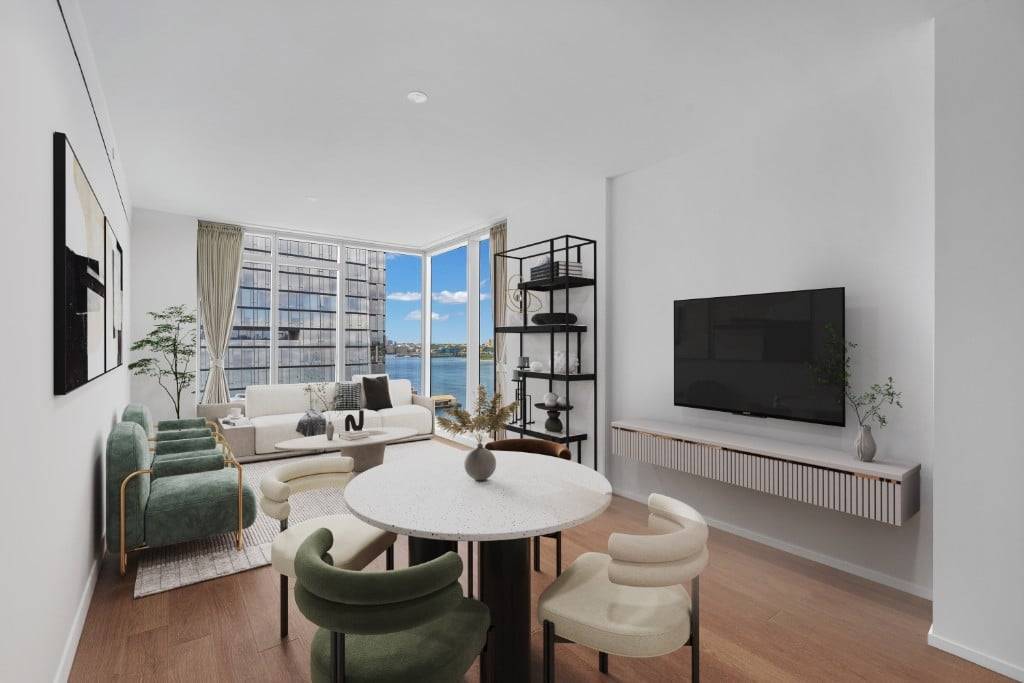 Waterviews amp ; Sunlight Newly AvailableThis corner residence is filled with natural light, offering western views of the Hudson River and southern exposures over Waterline Square Park through floor to ...