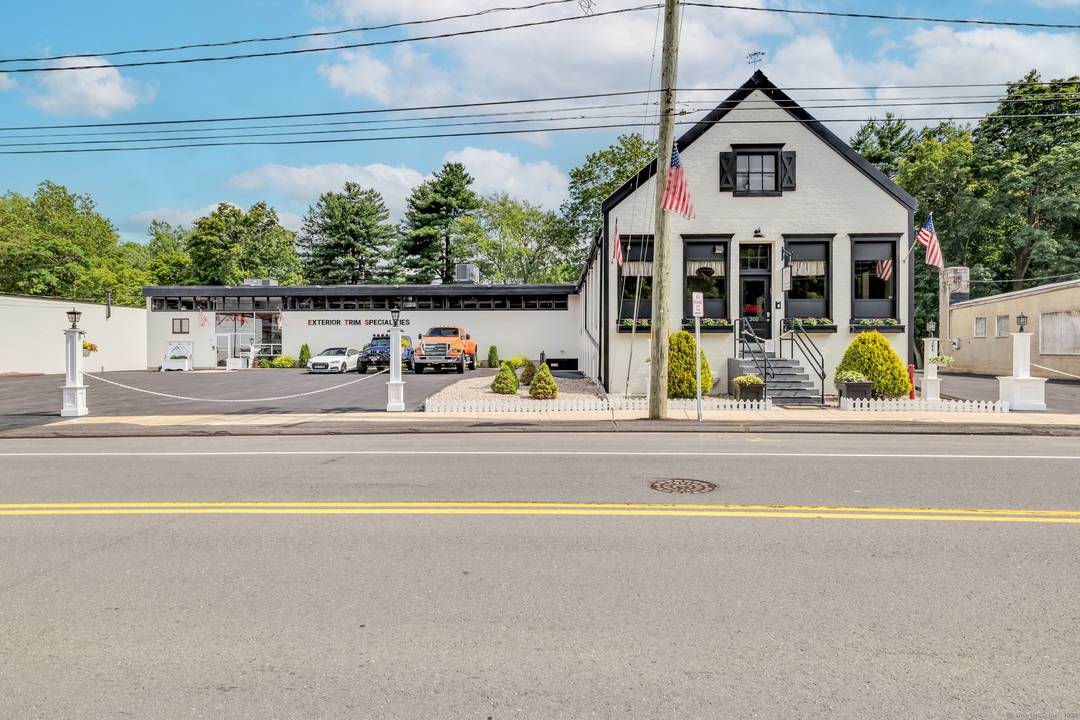 PRIME RIVERFRONT PROPERTY with endless mixed use potential for SPECIALTY BUSINESSES Waterfront restaurant, brewery, distilleries, artist collectives, boutique manufactures, wellness retreats, or coworking operator.