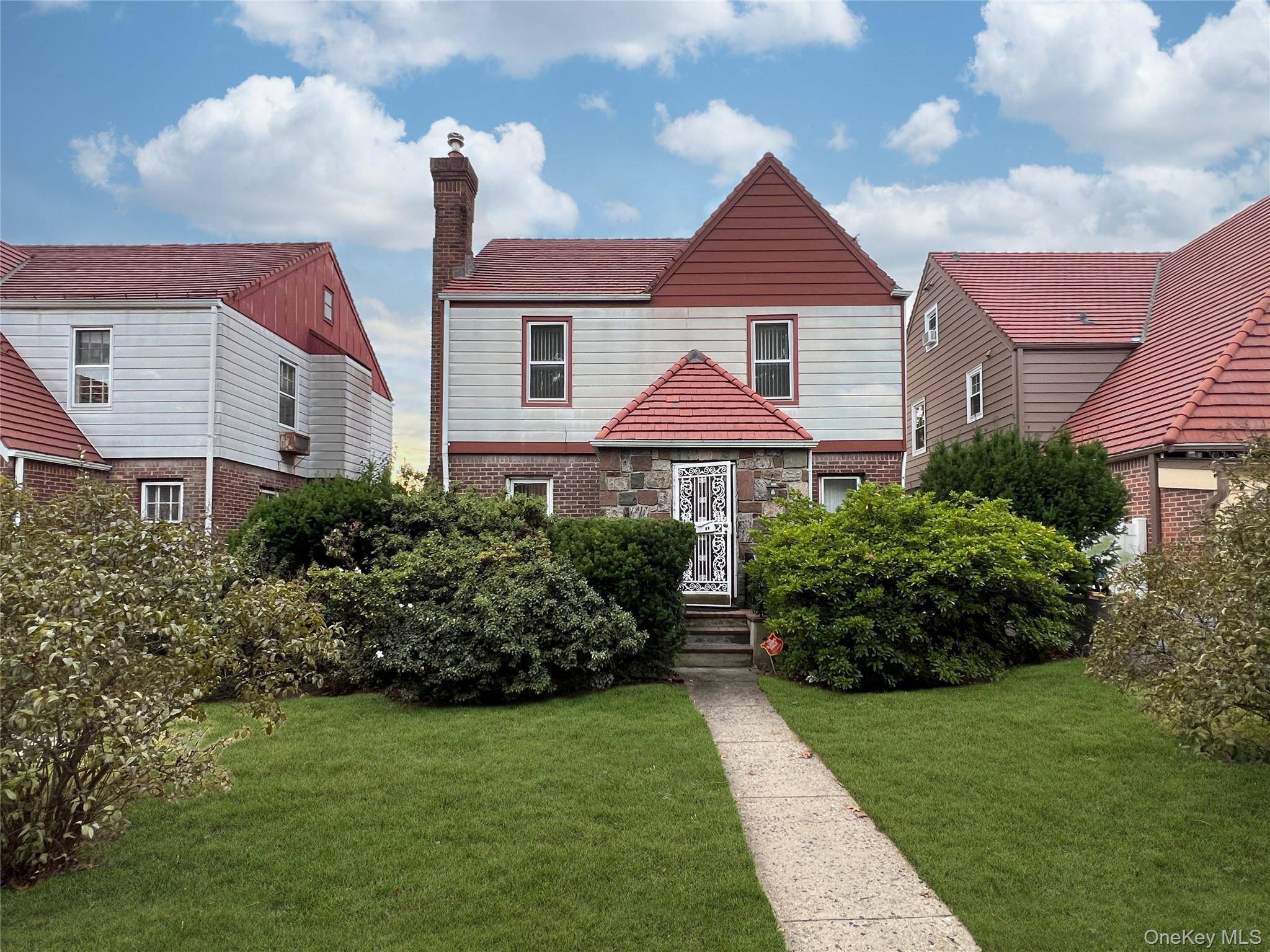 Welcome to this lovely 3 bedroom, 2.
