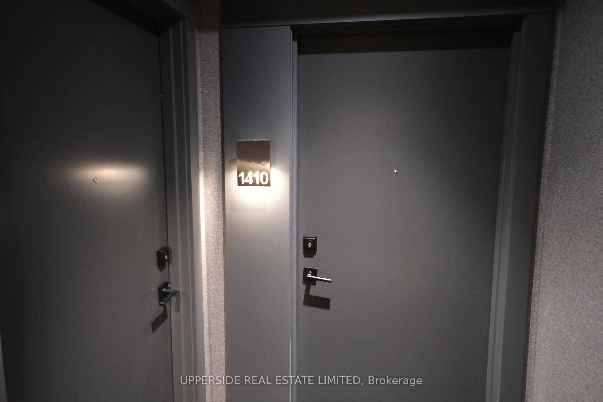 One Of A Kind Bachelor Suite With No Wasted Space !