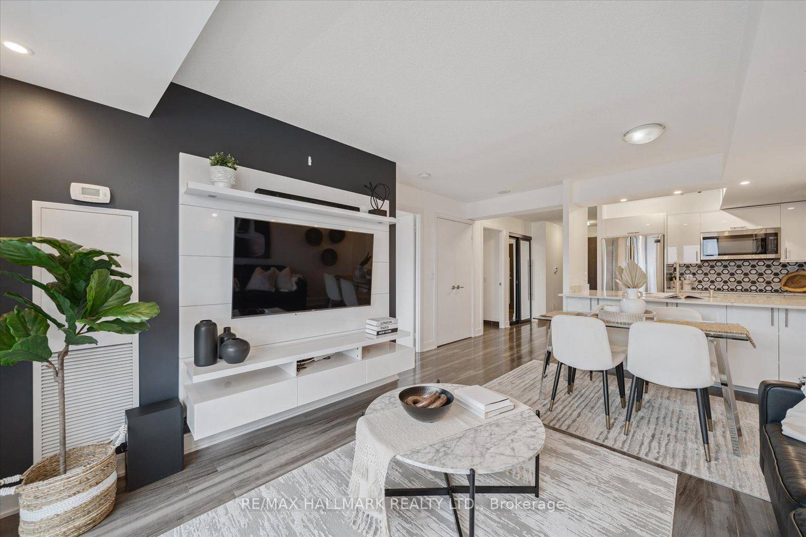 Welcome to this fully renovated, move in ready 1 1 bedroom, 1 bathroom suite perched high on the 30th floor of an award winning building.