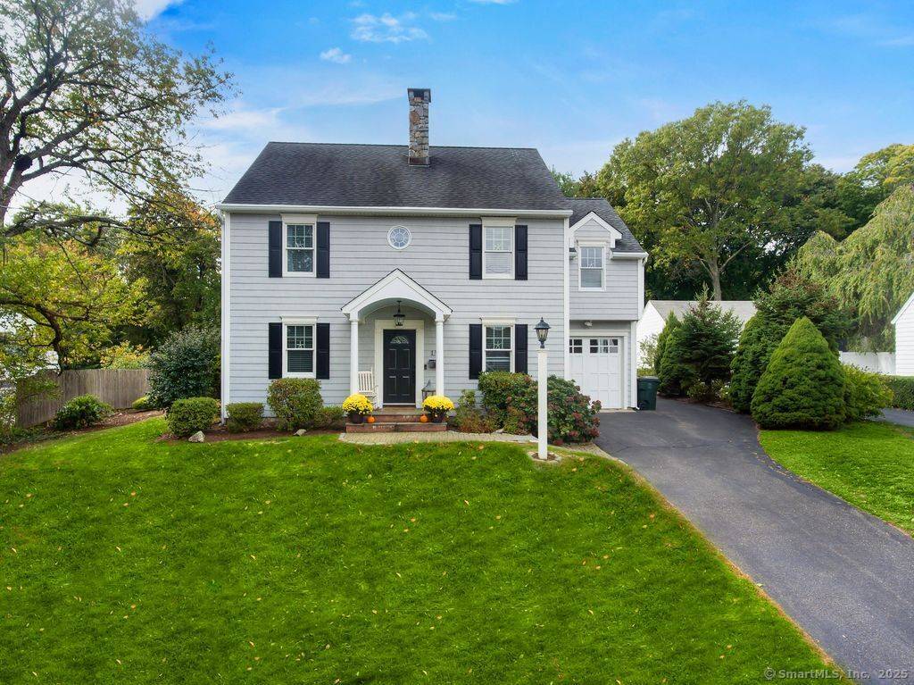 Welcome to 133 Green Acre Lane a picture perfect Colonial in the Prime University Area.
