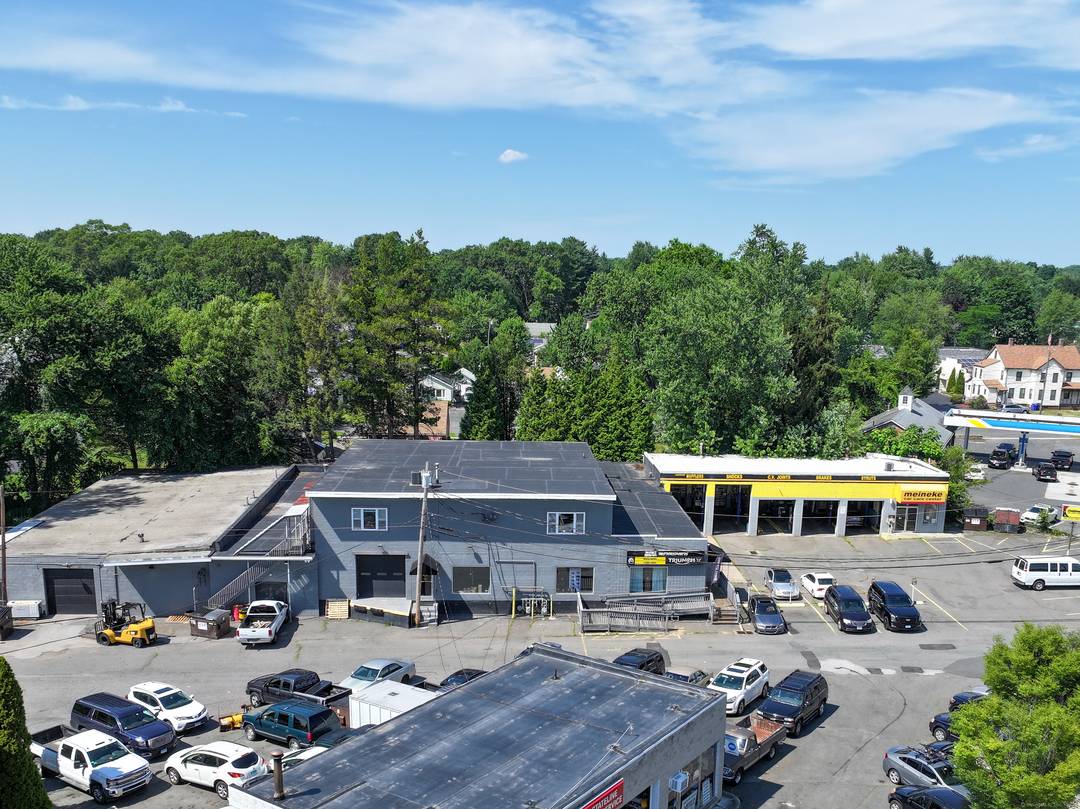 Prime Commercial Property with High Visibility !