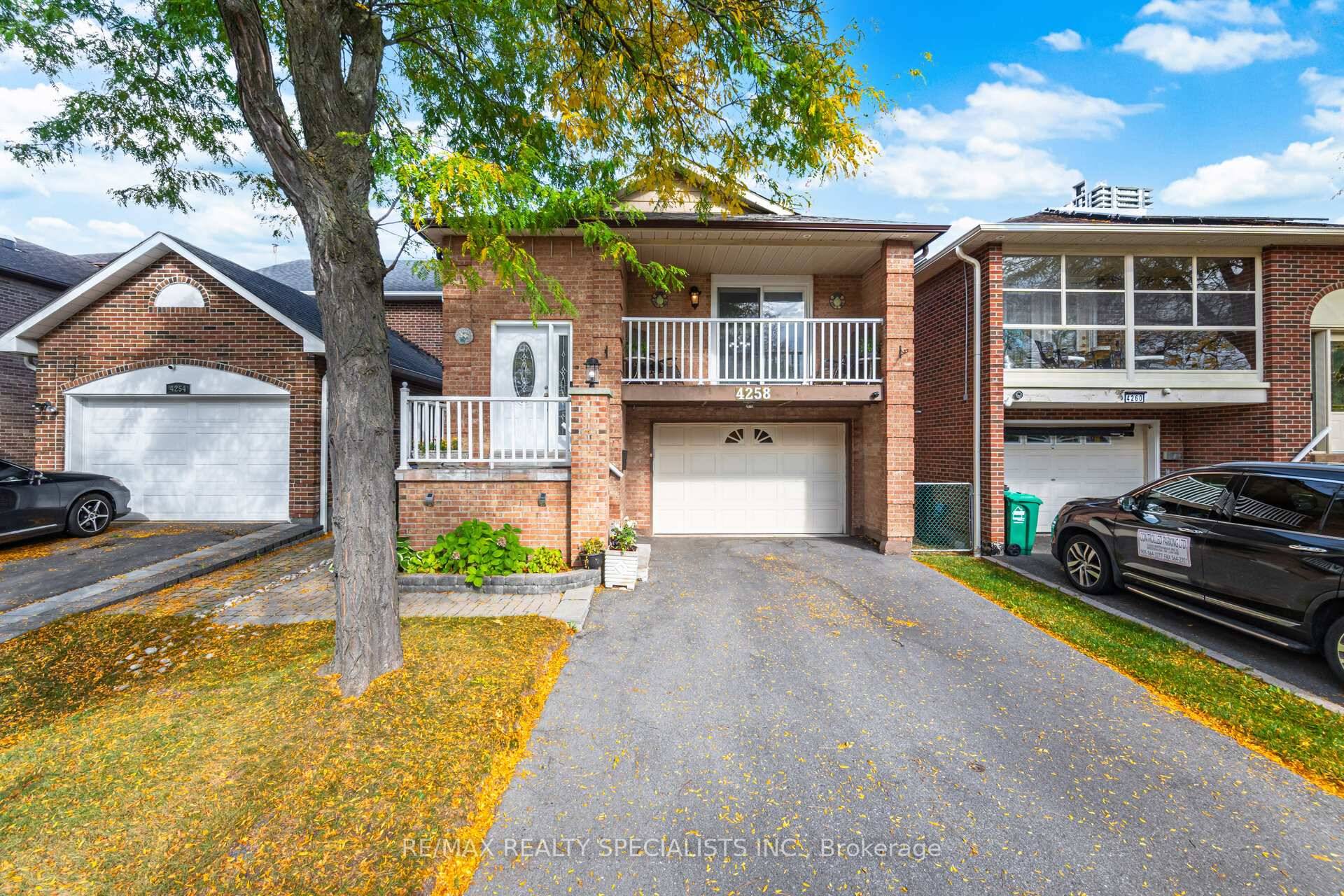 Welcome to this Stunning 5 Level Back Split in Central Mississauga !
