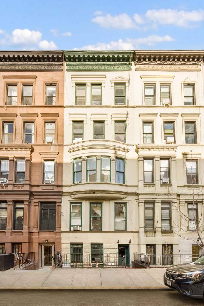 Built in 1890 91 as one of a group of five rowhouses developed by Breen and Nason and designed by the architects A.