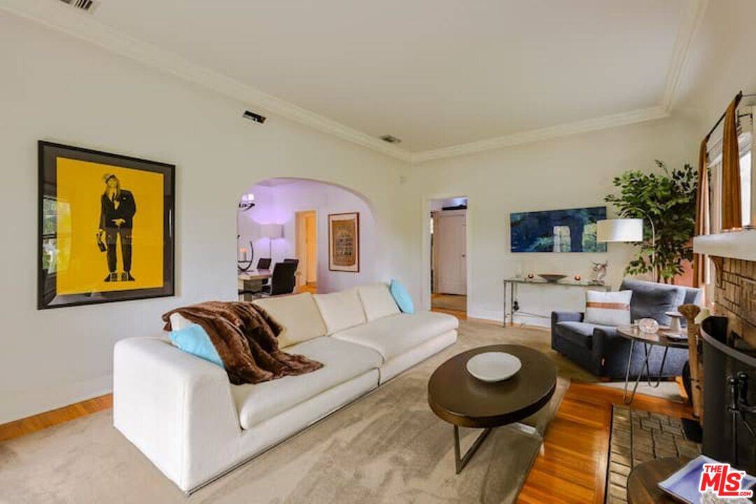 1203 S Rimpau Blvd 2BR La
