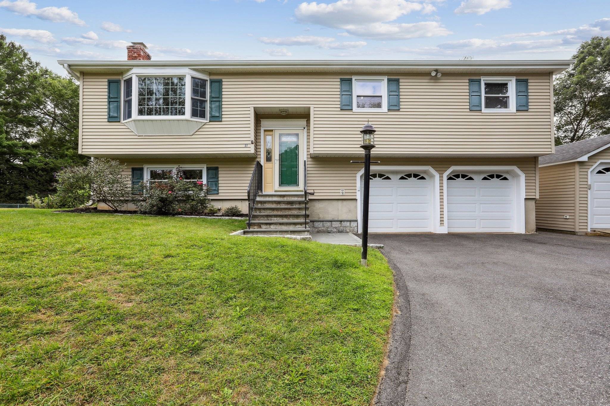 This is the home you've been waiting for !