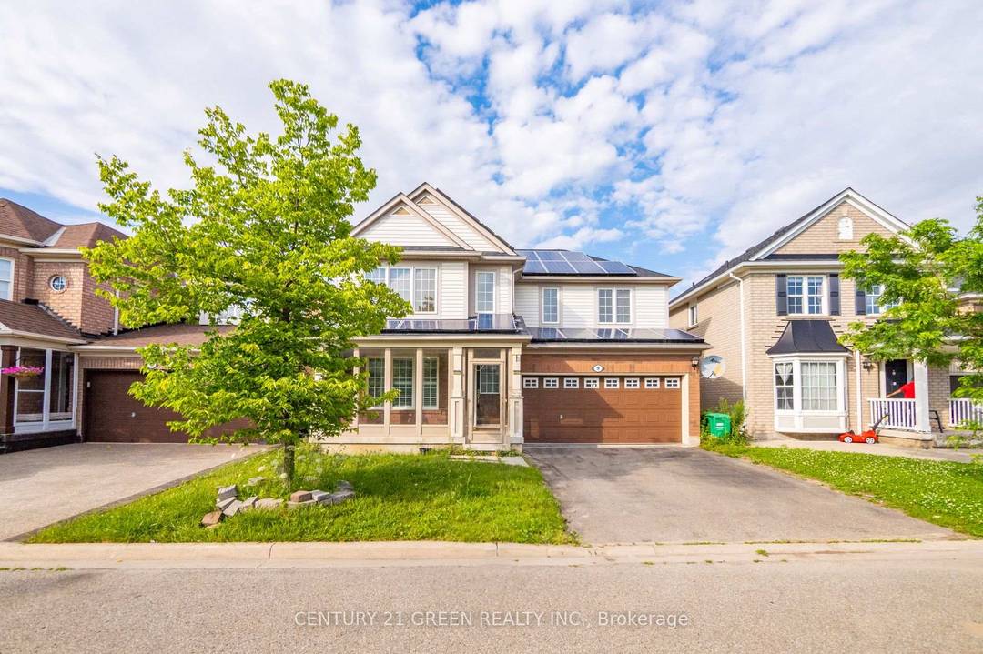Welcome to 9 Mortimer Drive, located in Brampton has over 2500sq.