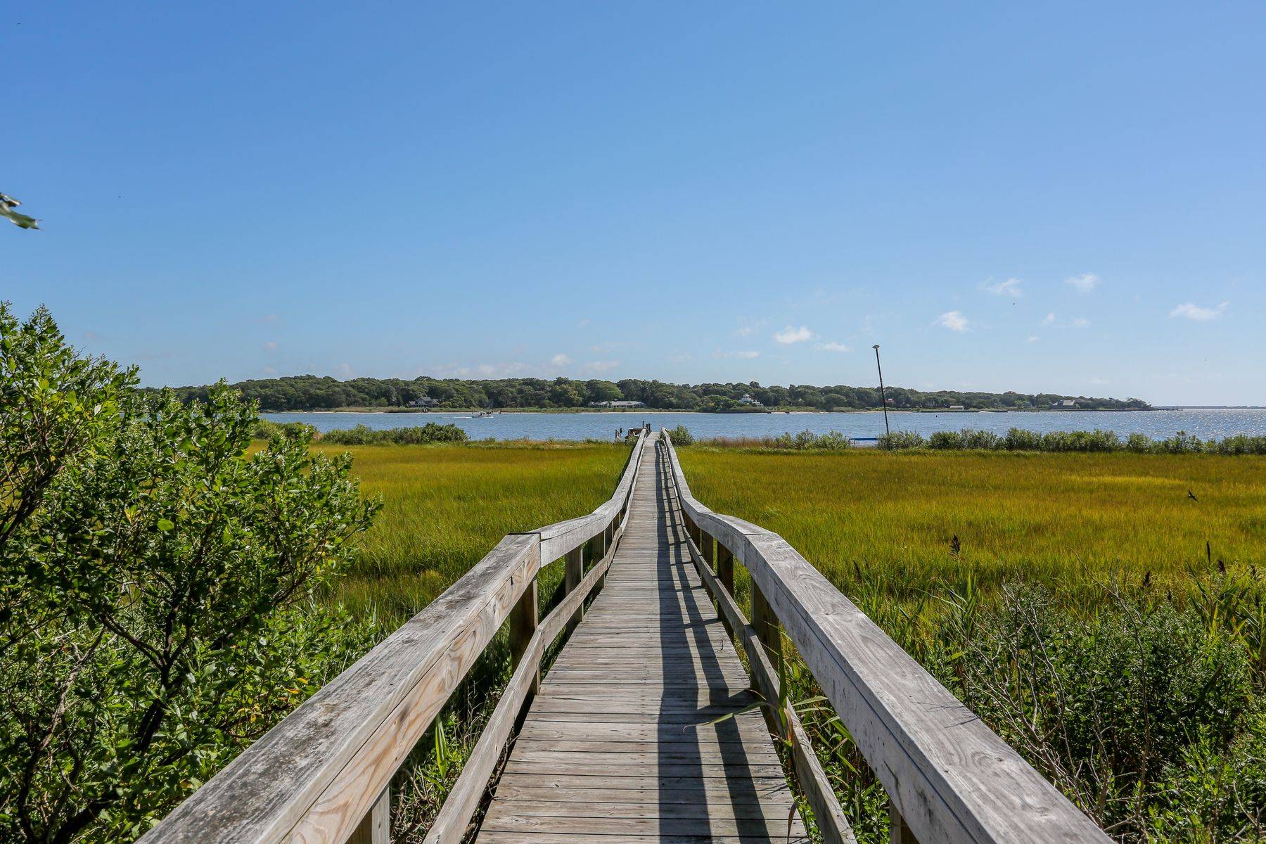 Bayfront Jewel and Boaters Delight