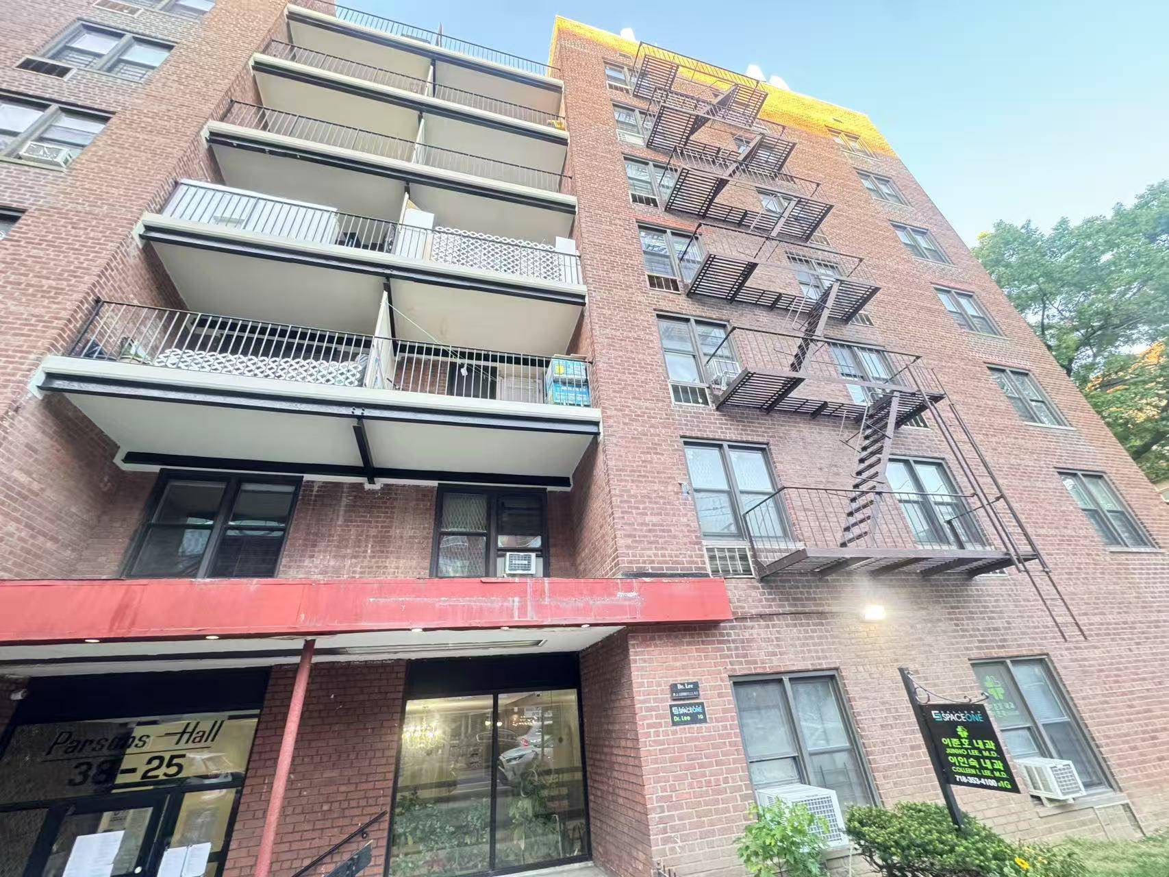 Spacious 1 Bedroom Coop in the Heart of Flushing.