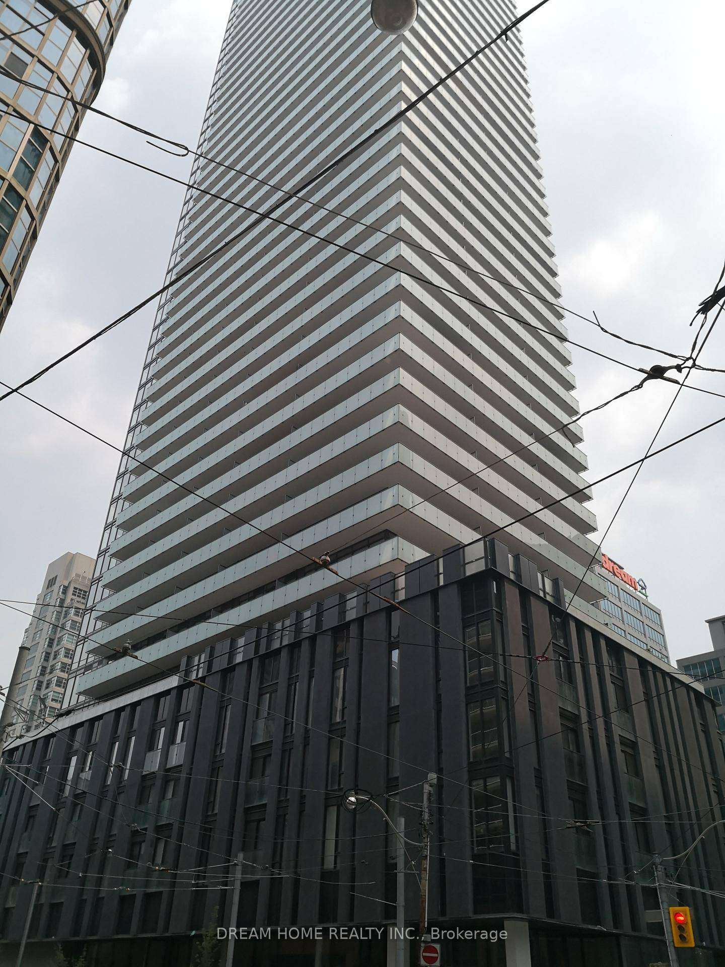 Excellent Location ! One Bedroom South Facing Unit.